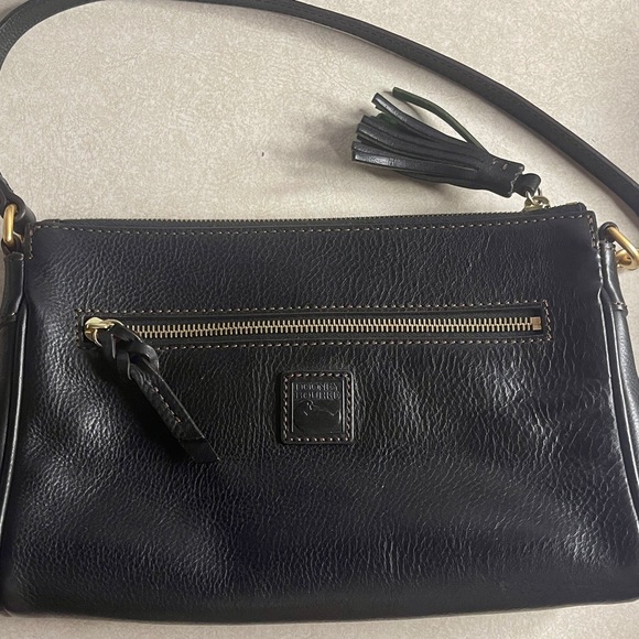 Dooney and Bourke shoulder bag - Picture 2 of 3